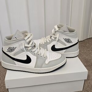 Nike Air Jordan 1 Mid Grey Fog Womens 8.5